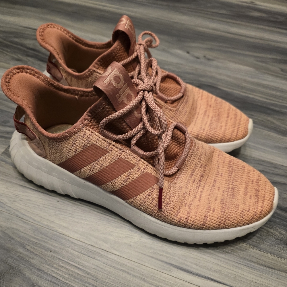 Adidas 9.5 Peach 🍑 (Matches Ivy Park Ambient Blush listed separately)